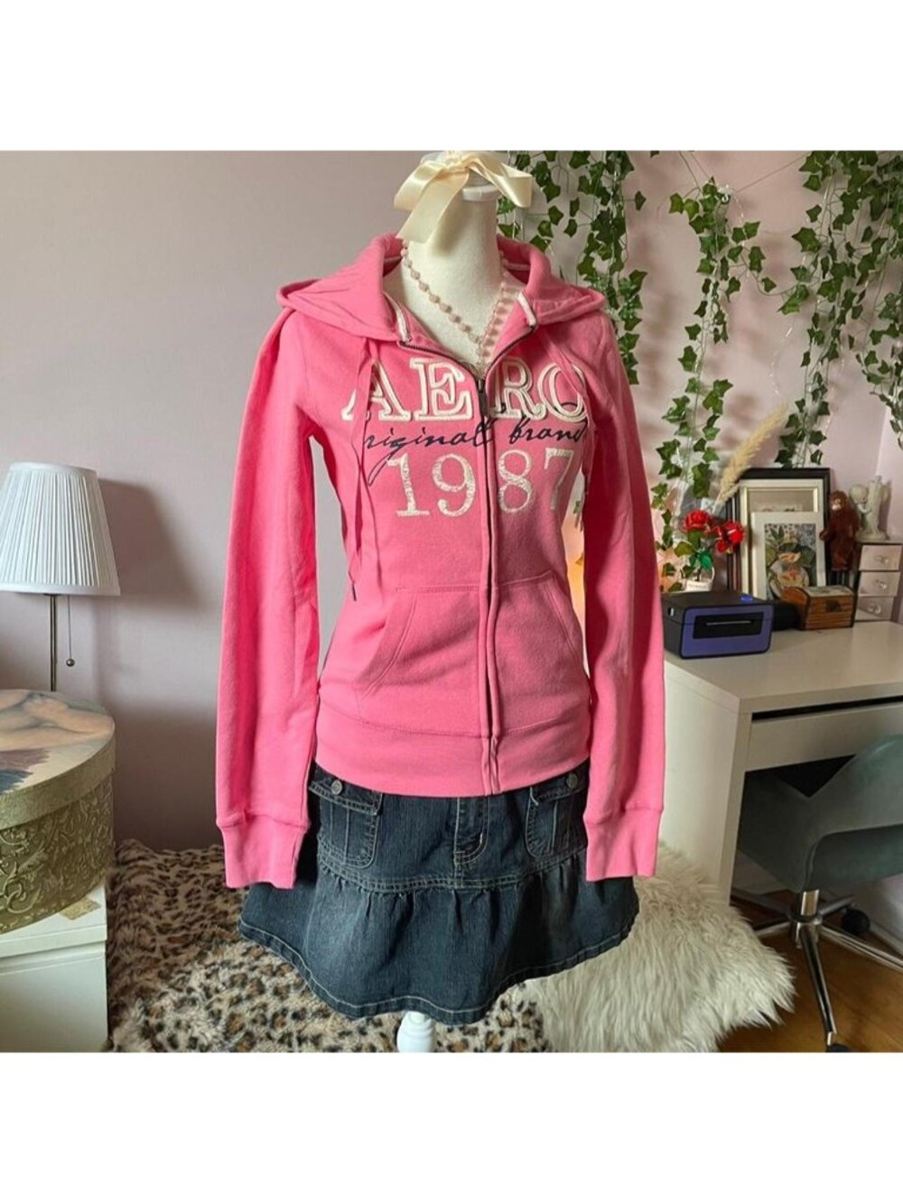 Aeropostale pink zip up hoodie - Picture 2 of 8